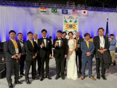 88906E2A-8A41-45FC-B64D-2E6A334D86D3