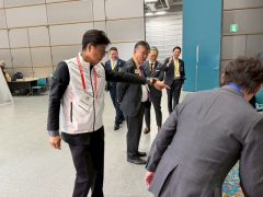 AFAFC81B-128F-40C3-AC4D-998B513AAAD3