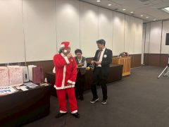 F823F108-7AC3-4DD5-BF70-33FB2DE5ACEE